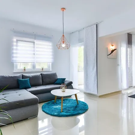 Olujic 1 By Interhome Vir