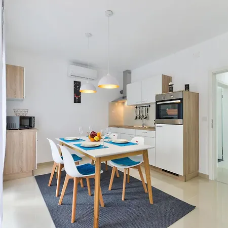 Olujic 1 By Interhome * Vir