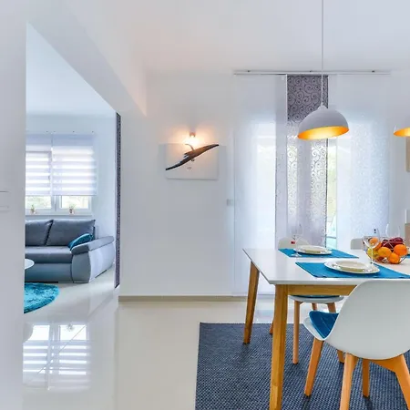 Apartamento Olujic 1 By Interhome Vir