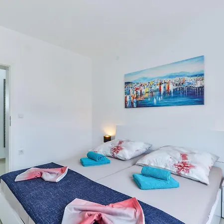 Olujic 1 By Interhome Apartamento *