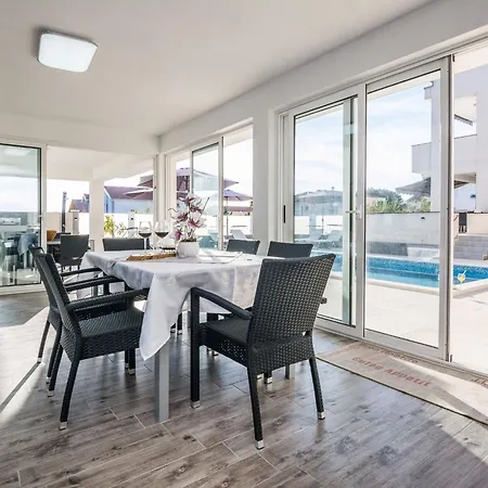 Olujic 1 By Interhome Daire
