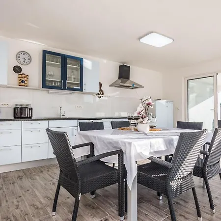 Daire Olujic 1 By Interhome *